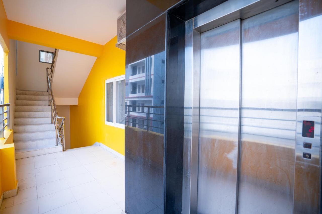 Yellow Bells Signature Hitec City Хидерабад Екстериор снимка