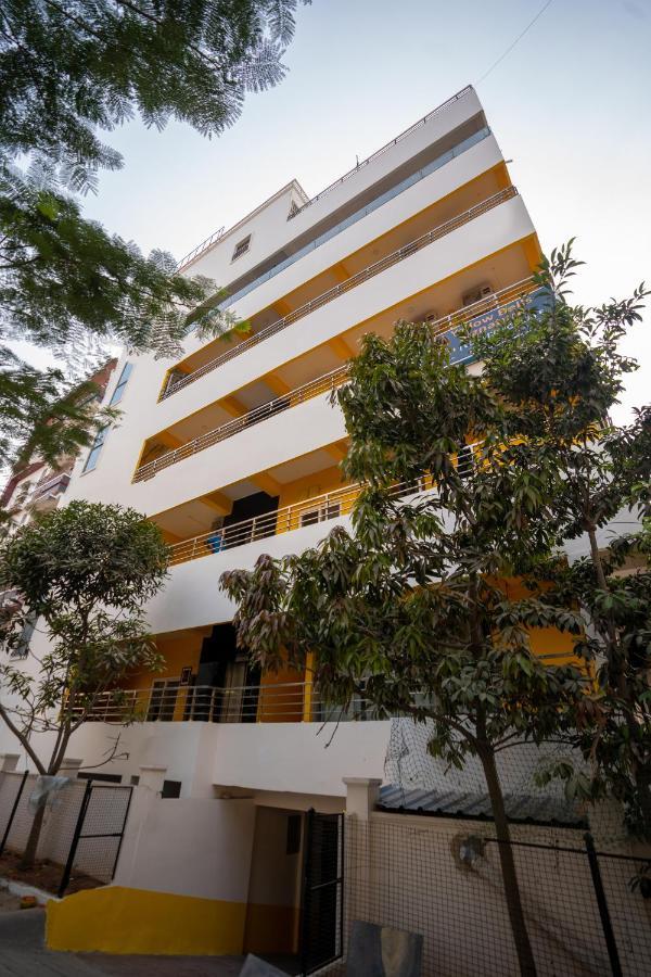 Yellow Bells Signature Hitec City Хидерабад Екстериор снимка