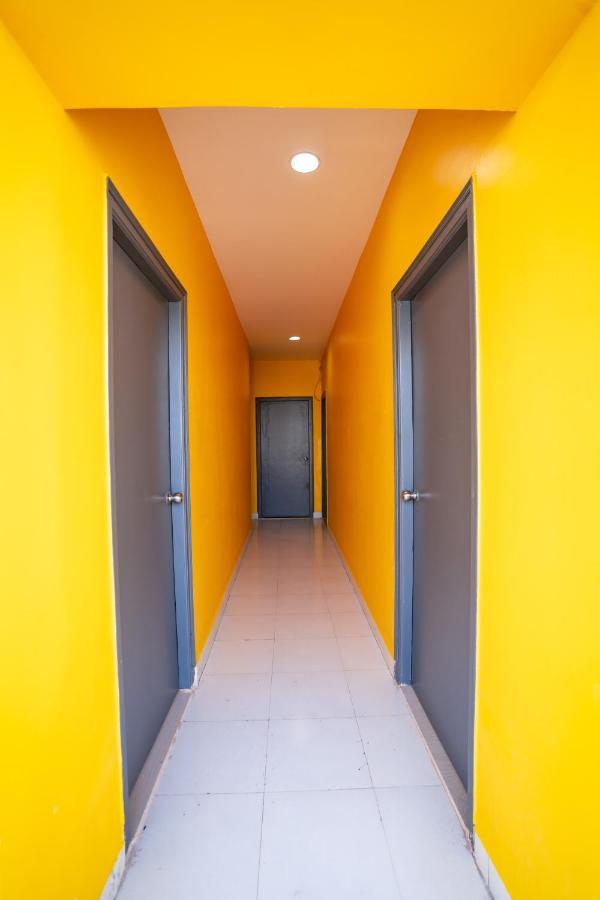 Yellow Bells Signature Hitec City Хидерабад Екстериор снимка