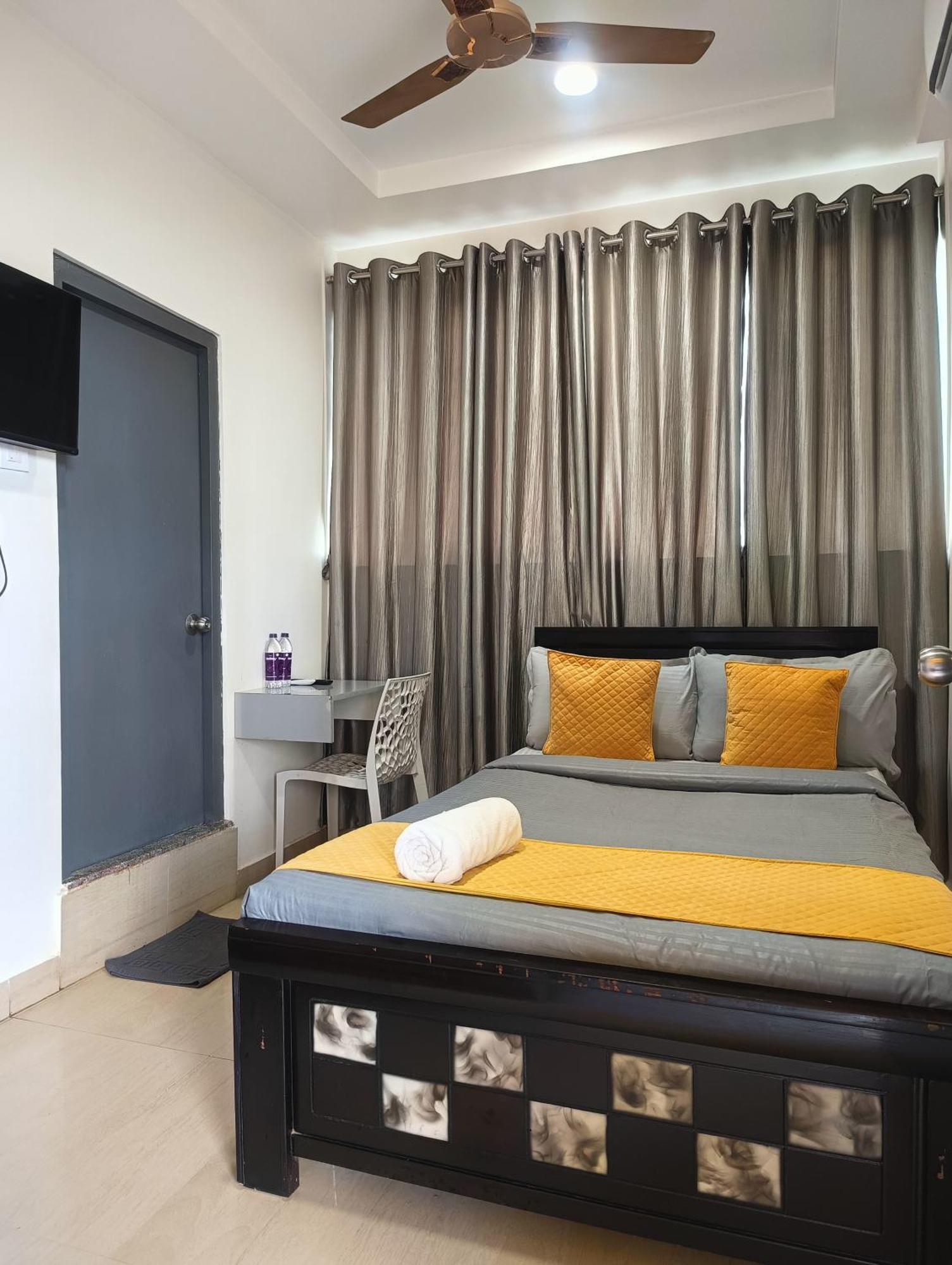 Yellow Bells Signature Hitec City Хидерабад Екстериор снимка