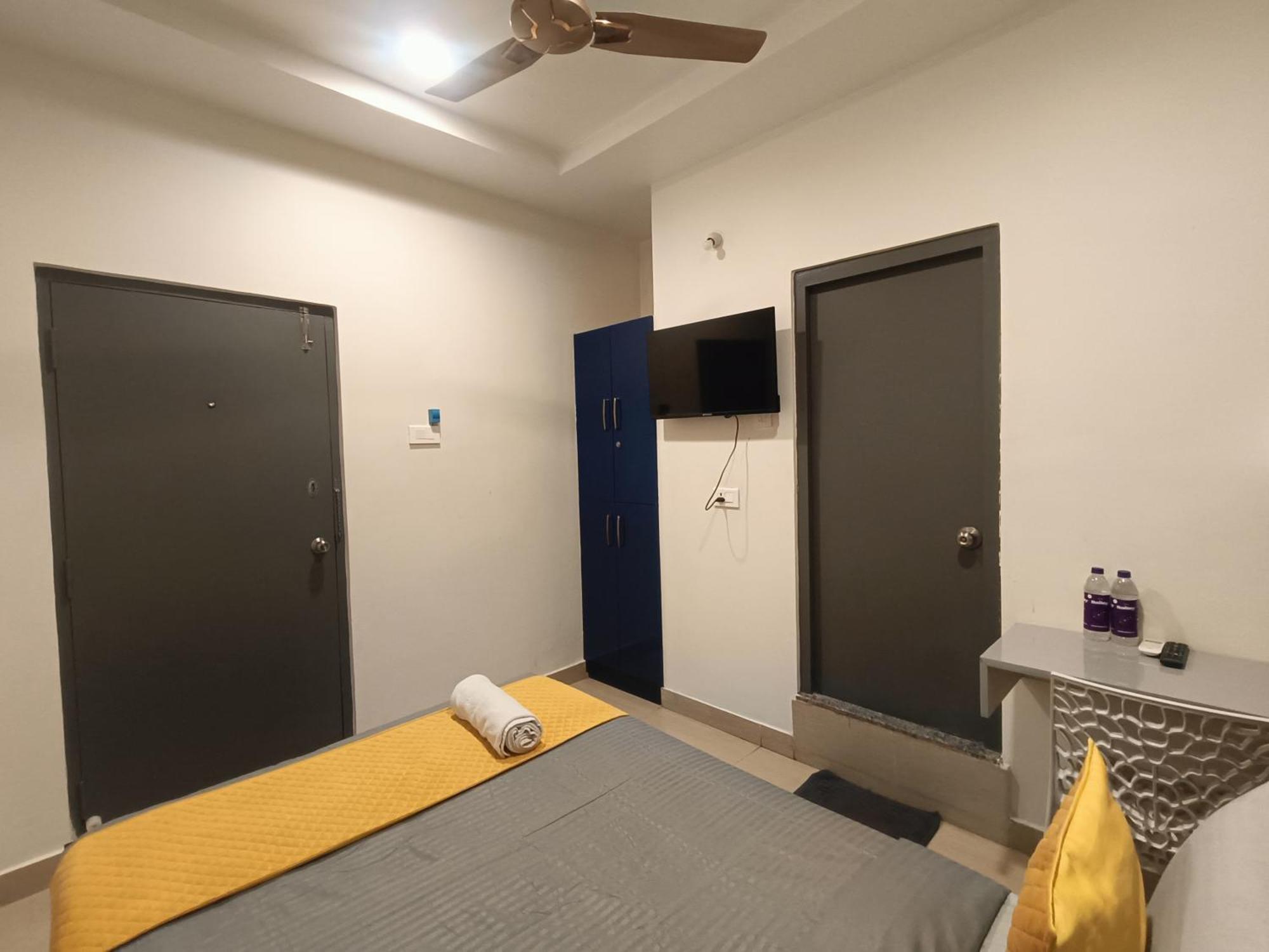 Yellow Bells Signature Hitec City Хидерабад Екстериор снимка